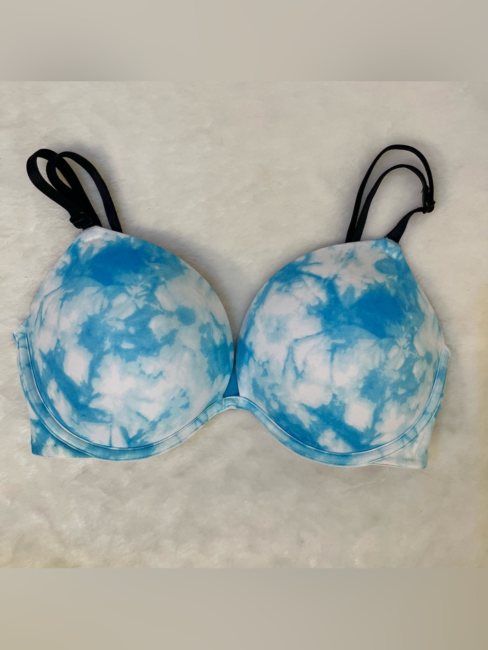 PINK Victoria’s Secret Wear Everywhere Super Push Up Bra 32DD Blue White Tie Dye